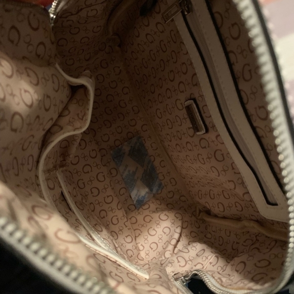 New guess purse mini backpack - Picture 6 of 8